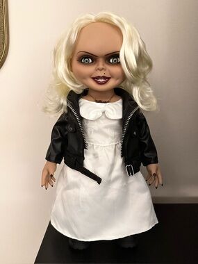 Mezco 15" Mega Scale Talking "Bride of Chucky: Tiffany" Doll (NO BOX)